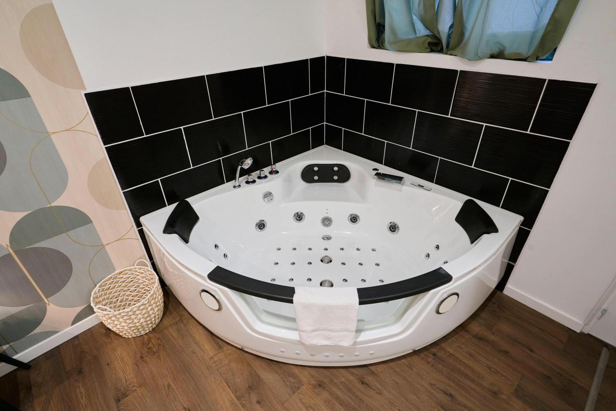 Ng Prestige - Miln 1 - Balneo - Wifi & Netflix * Roubaix